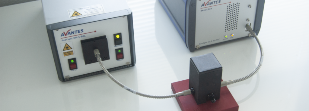 Transmission measurement setup - Avantes Spectroscopy