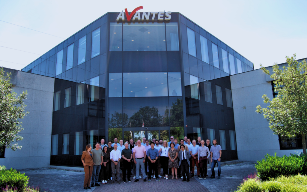 Avantes Distributor Meeting Group Photo